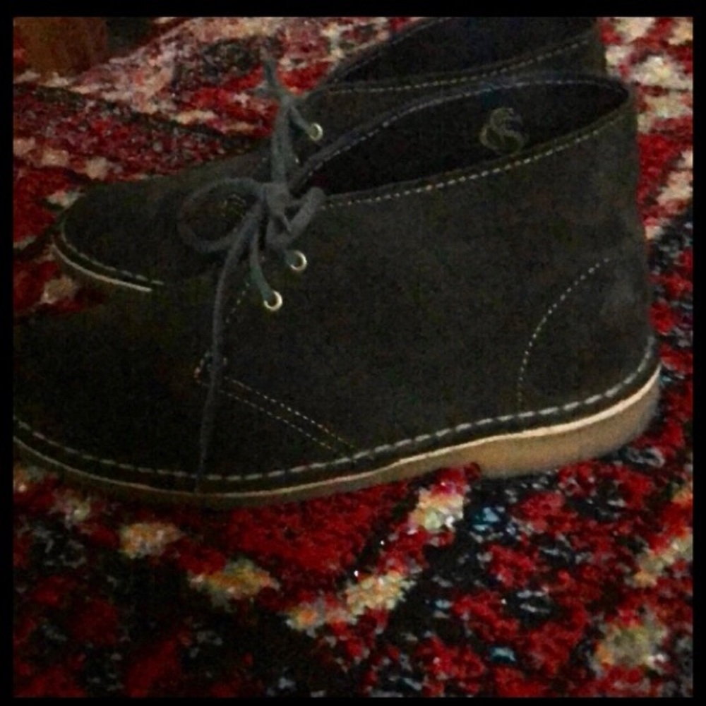 CLARK’s Desert Boots!  Size 9